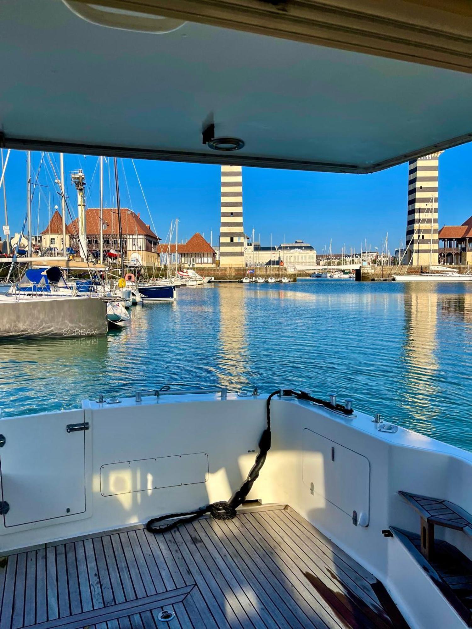 Yacht Deauville Exteriör bild